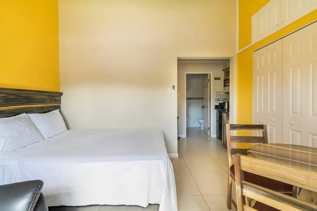 Cozy Studio - Nightlife Restaurant Shopping Beach Montego Bay Apartment