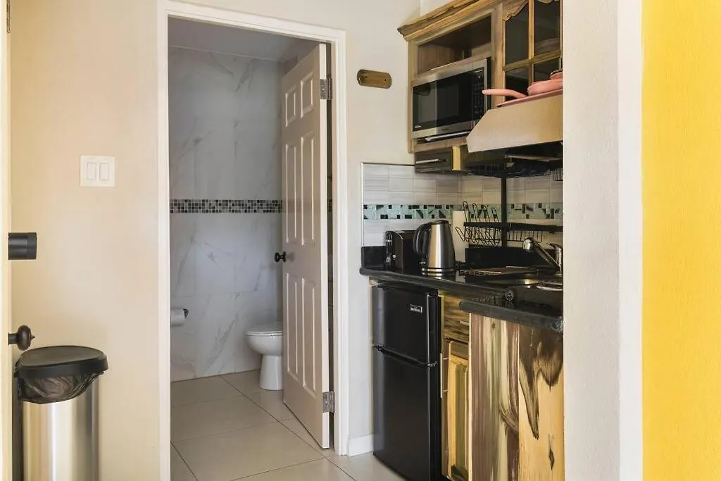 Apartment Cozy Studio - Nightlife Restaurant Shopping Beach Montego Bay